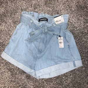 Express denim paper bag shorts (size 4) NWT